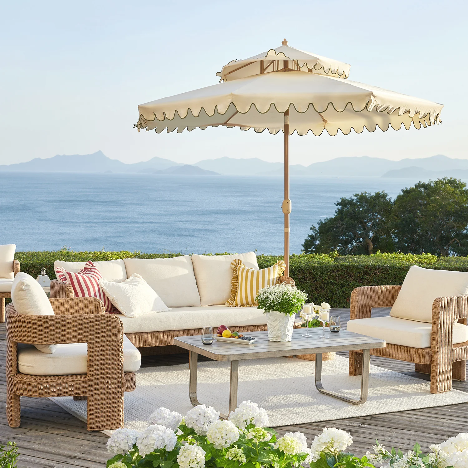 Stanford Round Wicker Outdoor 5-Seater Sofa Set, Natural